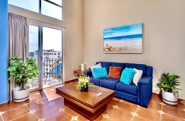 Romantic Zone, Ocean and City View, 2 Bedroom Bliss