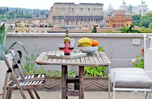 Rome Apartment Rentals Colosseum View - Roof Terrace with 2BR/2BATH Wi-Fi