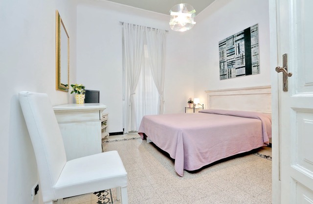 Rome Colosseum Apartment SAT TV/WI-FI Elegant 3BR/2BATHS in the Ancient Rome