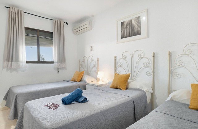 Room '101' with Wi-Fi and Air Conditioning