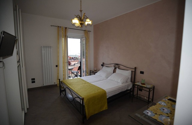 Room 'Camera Libeccio Sea View' with Sea View, Wi-Fi and Air Conditioning