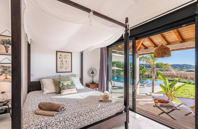 Room n°4 in Villa SCL - Heated swimming pool