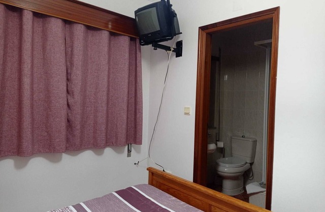 Room 'Quarto 2 - Jorge Galinheiro' with Mountain View, Shared Garden and Wi-Fi
