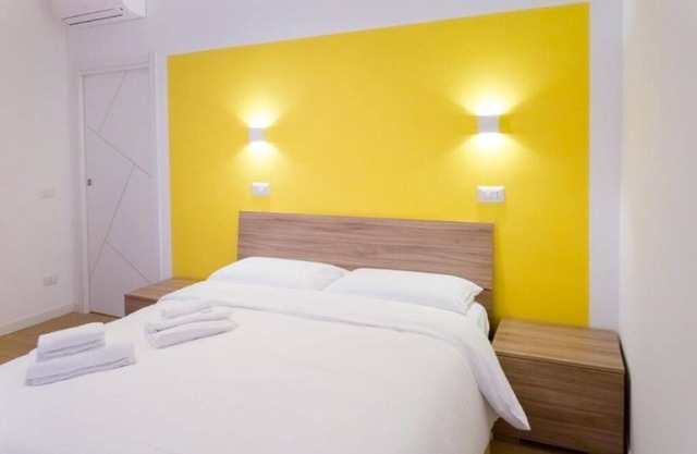 RoomApartment Rome: 1 Bedroom Apartment with Balcony
