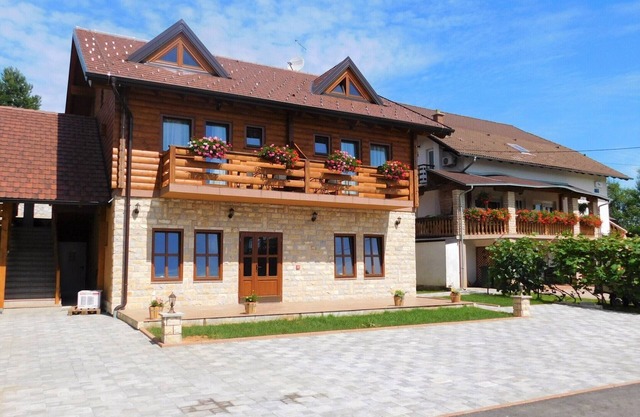 Rooms Ilija, (15145), Rakovica, Croatia
