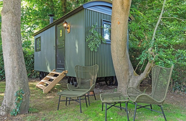 Rose Hut Hideaway - UK50233