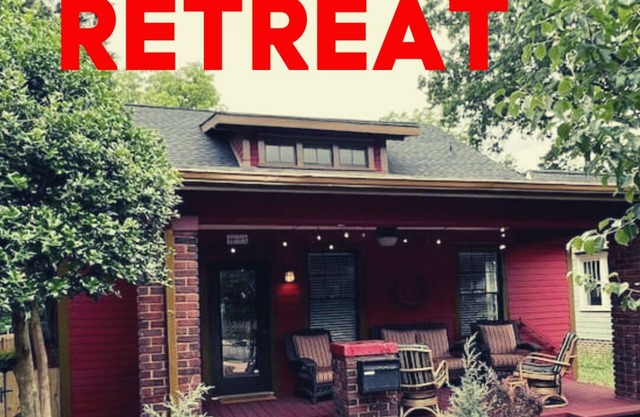 Rosebud Retreat: Bohemian 3-Bedroom Bungalow In Walkable Historic Plaza Midwood