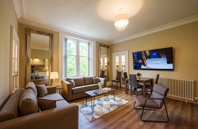 Rosedene Highland House - Emperor Apartment 7