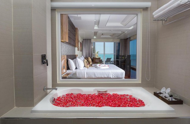 Royal Beach Boutique Resort & Spa Koh Samui