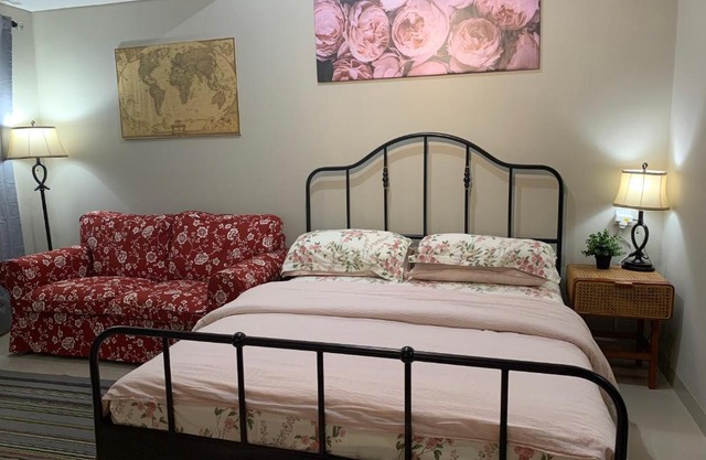 Royal Bed - Royal Sentul Park Apartment