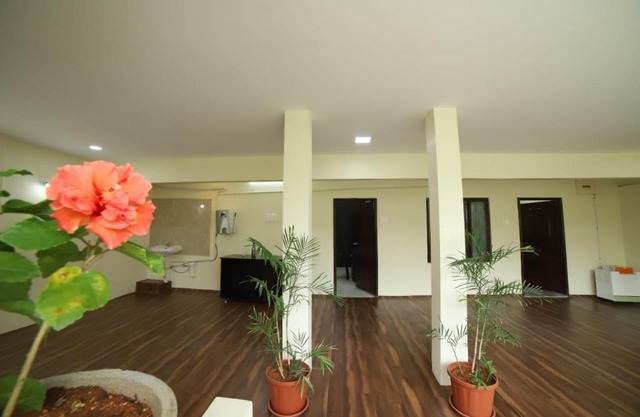 Royal Home Stay deluxe Room