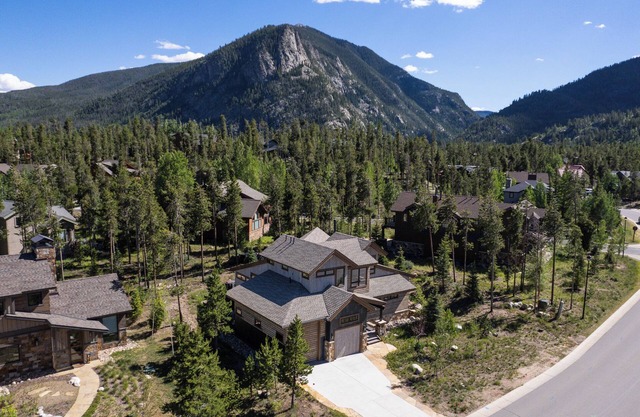 Royal Mountain Vista: Frisco Luxury Retreat