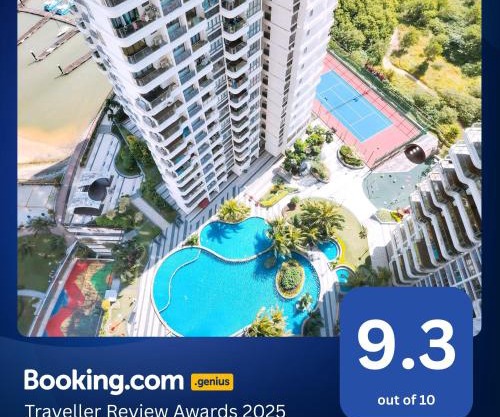 Royal Strand Country Garden Danga Bay