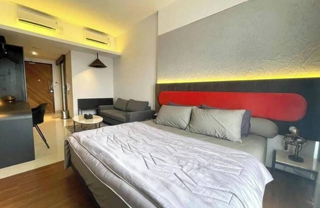Ruby Apartment #5