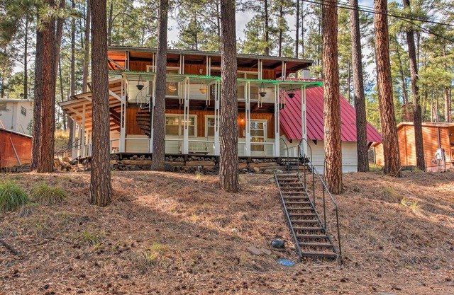 Ruidoso Cabin w/Forest Views & Covered Porch