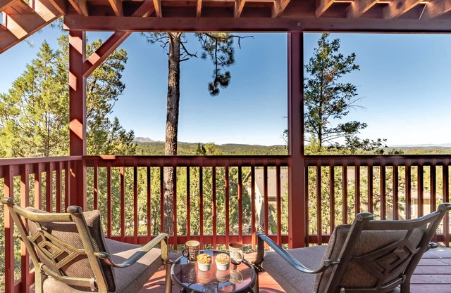 Ruidoso Rabb | Pet Friendly, Large Deck, Hot Tub!
