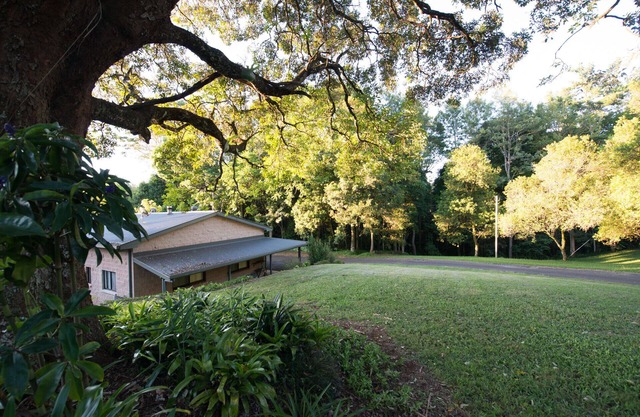 Rural paradise with rainforest views