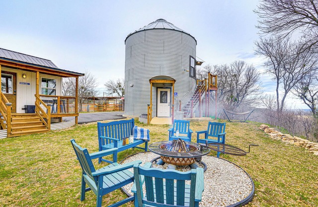 Rural Retreat w/Water View! 9 Mi to Dtwn Granbury