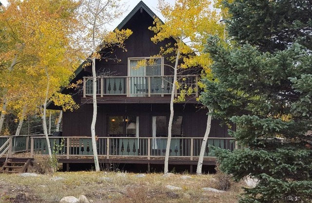 Rushing Creek w/Mountain Views! Perfect Cabin for Family/Couples Getaways!