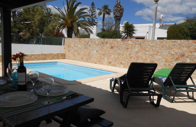 Rustic 1 Bedroom Detached Villa, Private Pool, Air-Con, Very Close To The Beach.