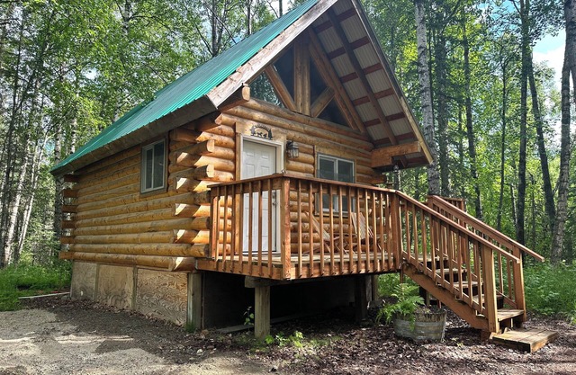 Rustic and cozy cabin with all new amenities near beautiful Hatcher’s Pass