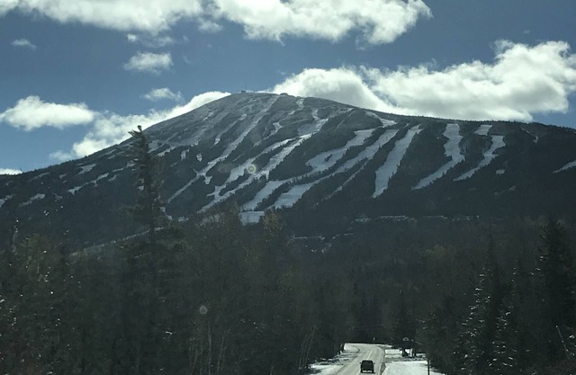 Rustic and cozy Walk In-Walk Out Ski Condo