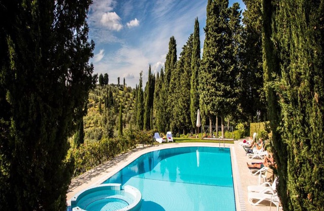 Rustic Apartment with Pool and air conditioning