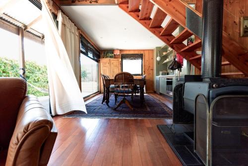 Rustic Barn by the Bay