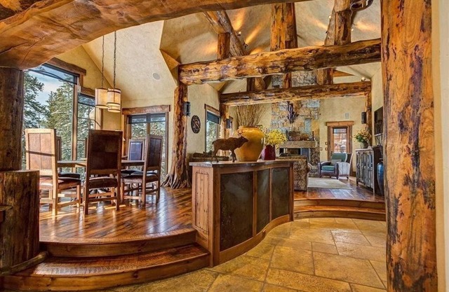Rustic-elegance wrapped in custom mountain luxury, steps from Baldy Hiking Trail and shuttle stop