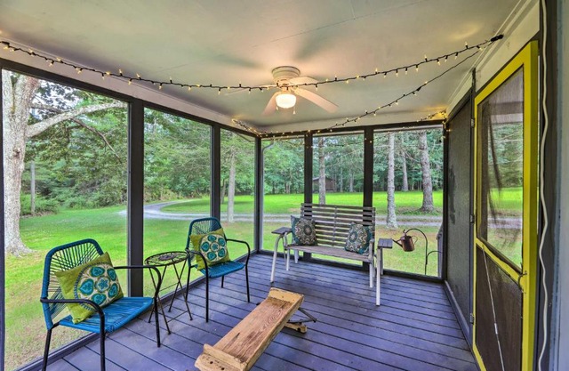Rustic Hideaway with Fire Pit Less Than 1 Mi to River!