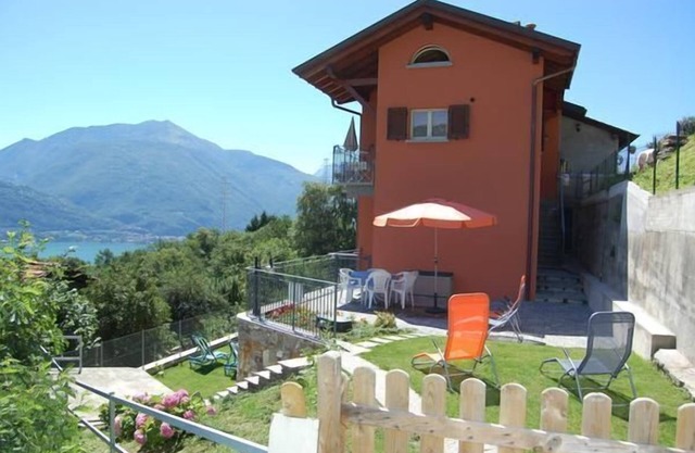 Rustic house in a quiet location with lake view