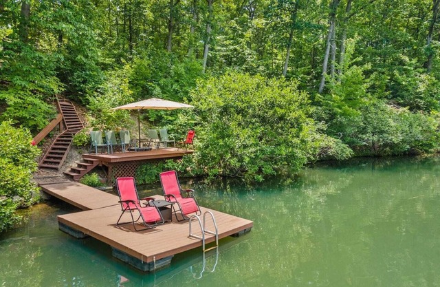Rustic Log Cabin with Private Dock on the Lake!