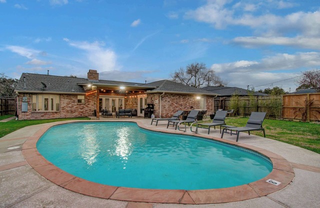 Rustic Modern Escape | 4-BD/2-BA with Pool & Patio