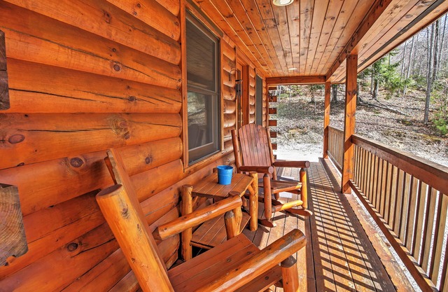 Rustic North Conway Cabin < 3 Mi to Cranmore Mtn!
