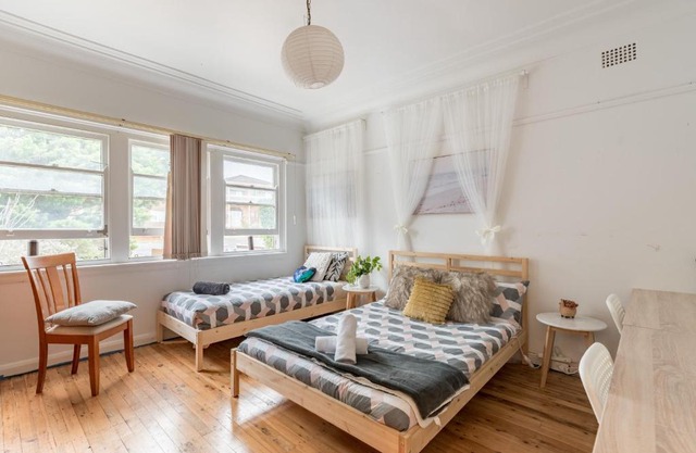 Rustic Private Room in Waterfront Beach Retreat 2 - SHAREHOUSE