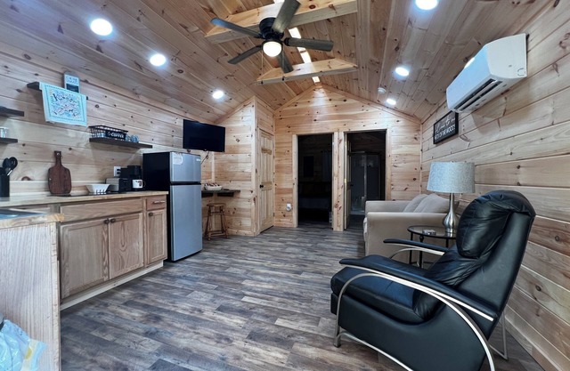 Rustic Retreat at Backwoods Bungalow – Secluded Cabin with Modern Comforts