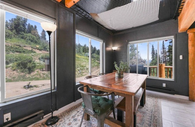 Rustic Roots Retreat W/Hot Tub