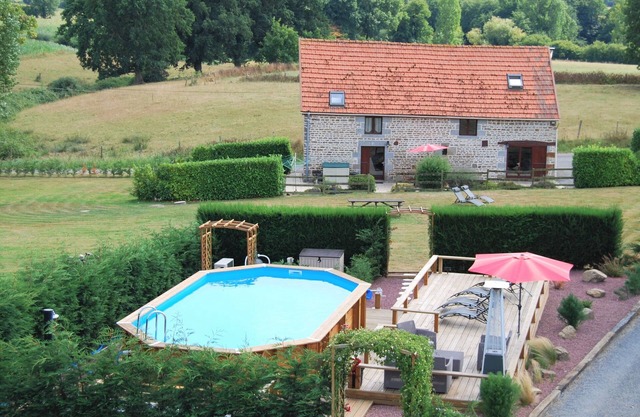 Rustic & spacious converted stone barn with heated pool & sun terrace