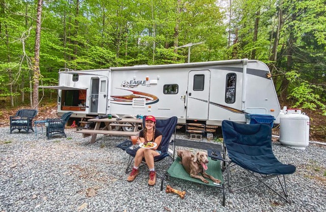 Rv adventure Roscoe Pet friendly