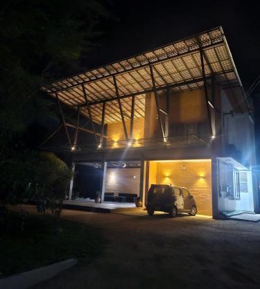 S & P Villa