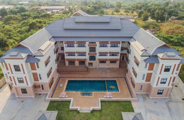 S-Tawan Hotel & Convention