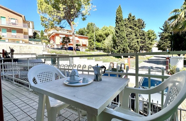 S179 - Sirolo, fully equipped three-room apartment in one hundred