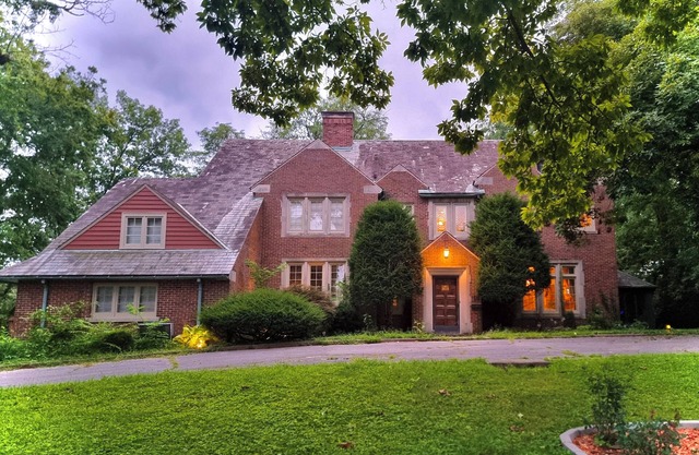 Safe, Historic Neighborhood in Decatur, IL: Serenity Suite at .