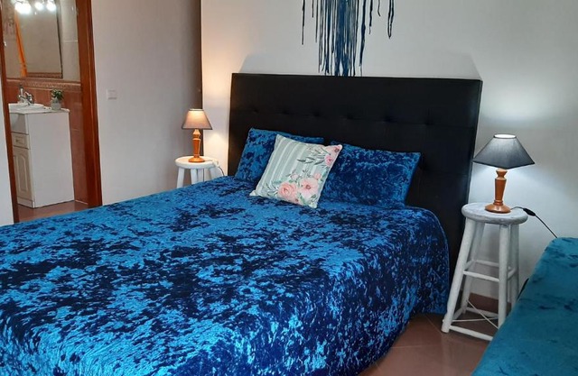Sagres Sunny Room with private bathroom 300m from the beach