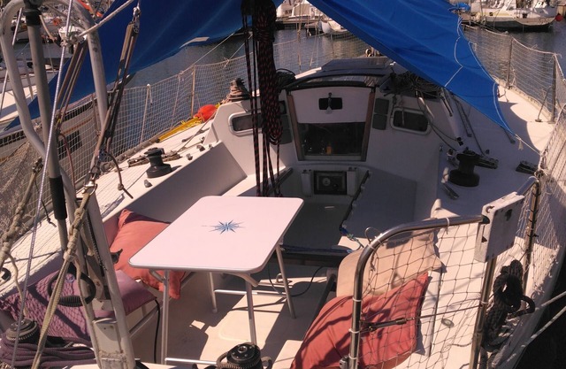 Sailboat 12 metres 4 persons
