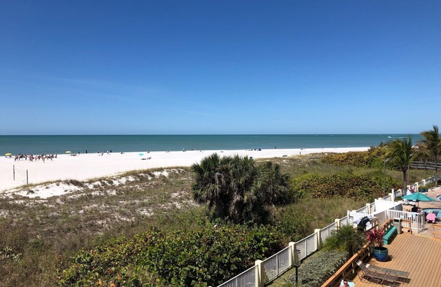 Saint Petersburg/Treasure Island Ocean Front Beach Resort