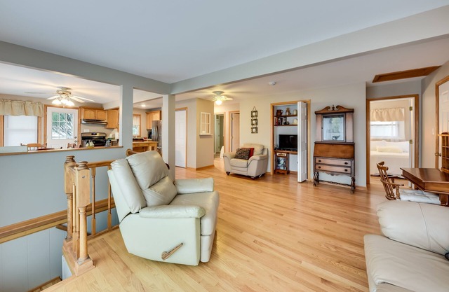 Salem Vacation Home w/Dock: Steps to Paddock Lake