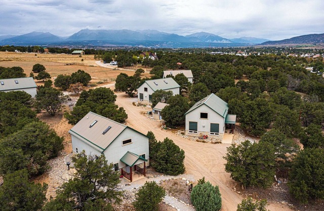 Salida Cabin Rentals Close to Monarch Mountain and Hot Springs