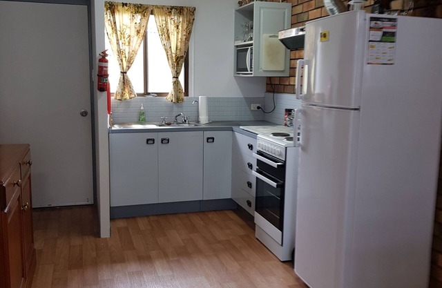 Sally's Kingscote Retreat 3- Beach Haven- 3 single beds/ fr $79/nite for '23 now