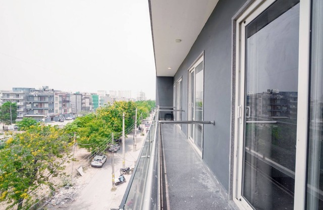 Saltstayz Express – Medicity (Near Medanta Hospital)
